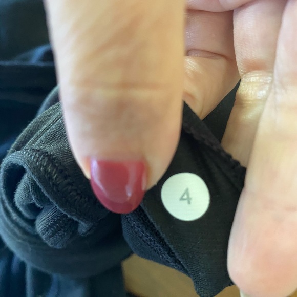 Lululemon mesh back tank with built-in bra - Picture 5 of 5